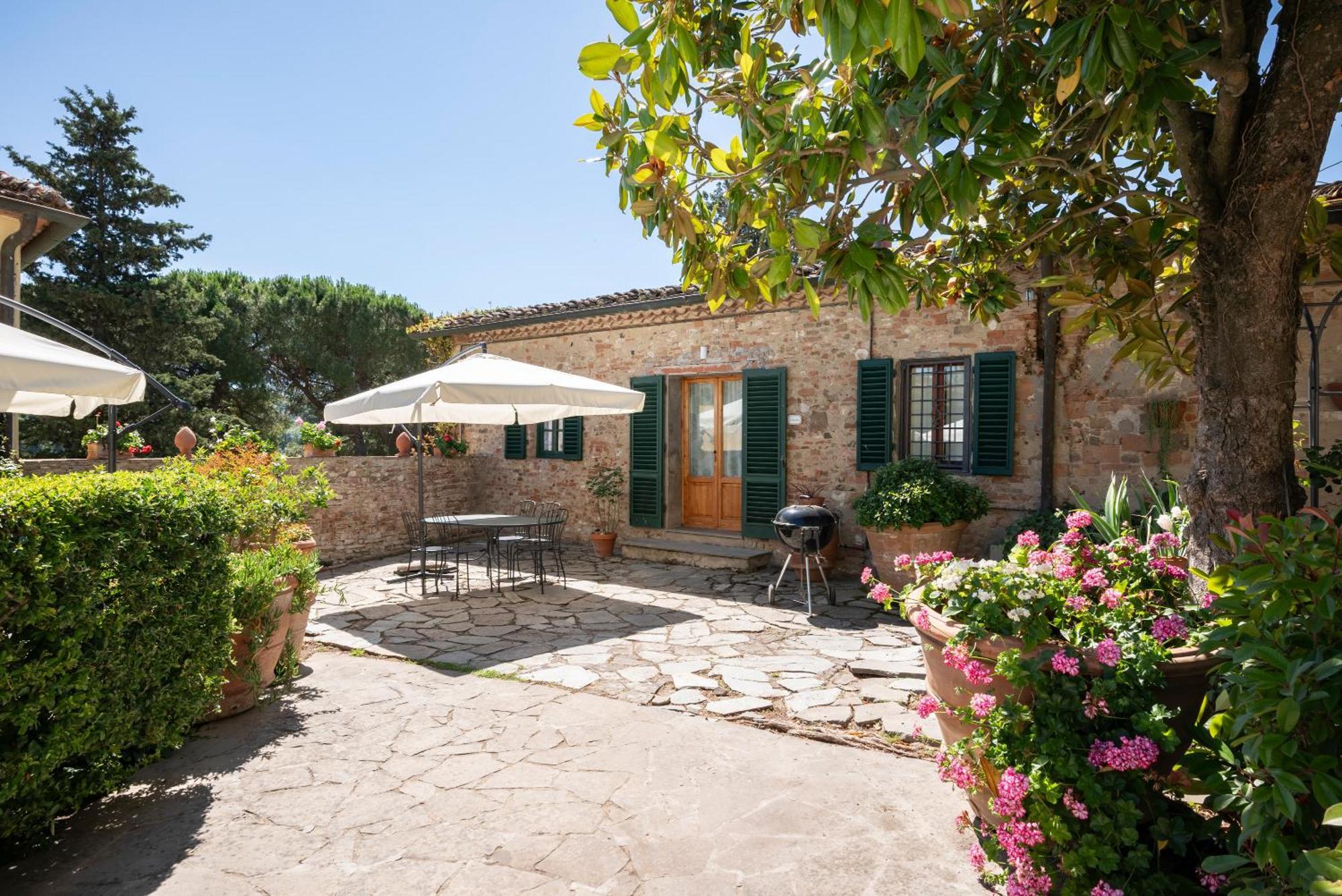 تْشيرتالدو Agriturismo Bio Fattoria Bacio المظهر الخارجي الصورة