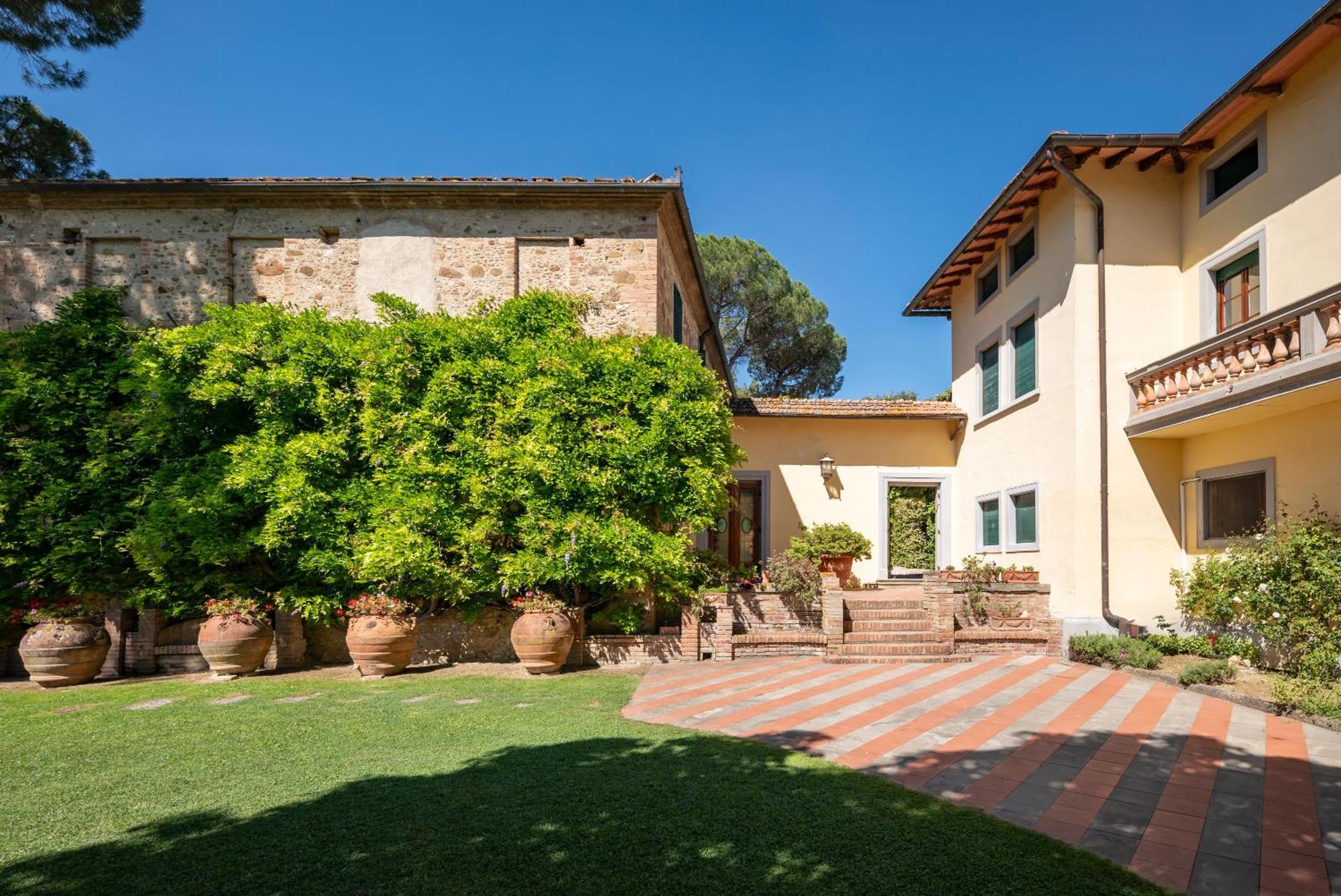 تْشيرتالدو Agriturismo Bio Fattoria Bacio المظهر الخارجي الصورة